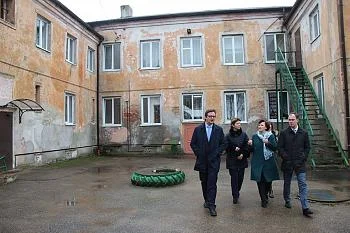 Илья Баринов: Мы продолжим ремонтировать учреждения социальной сферы и приобретать необходимое оборудование